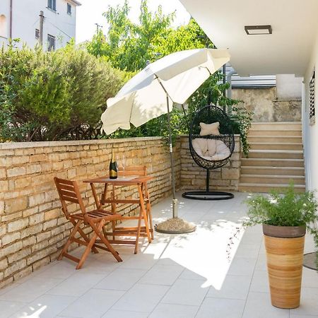 Tino Apartment With Free Parking 풀라 외부 사진